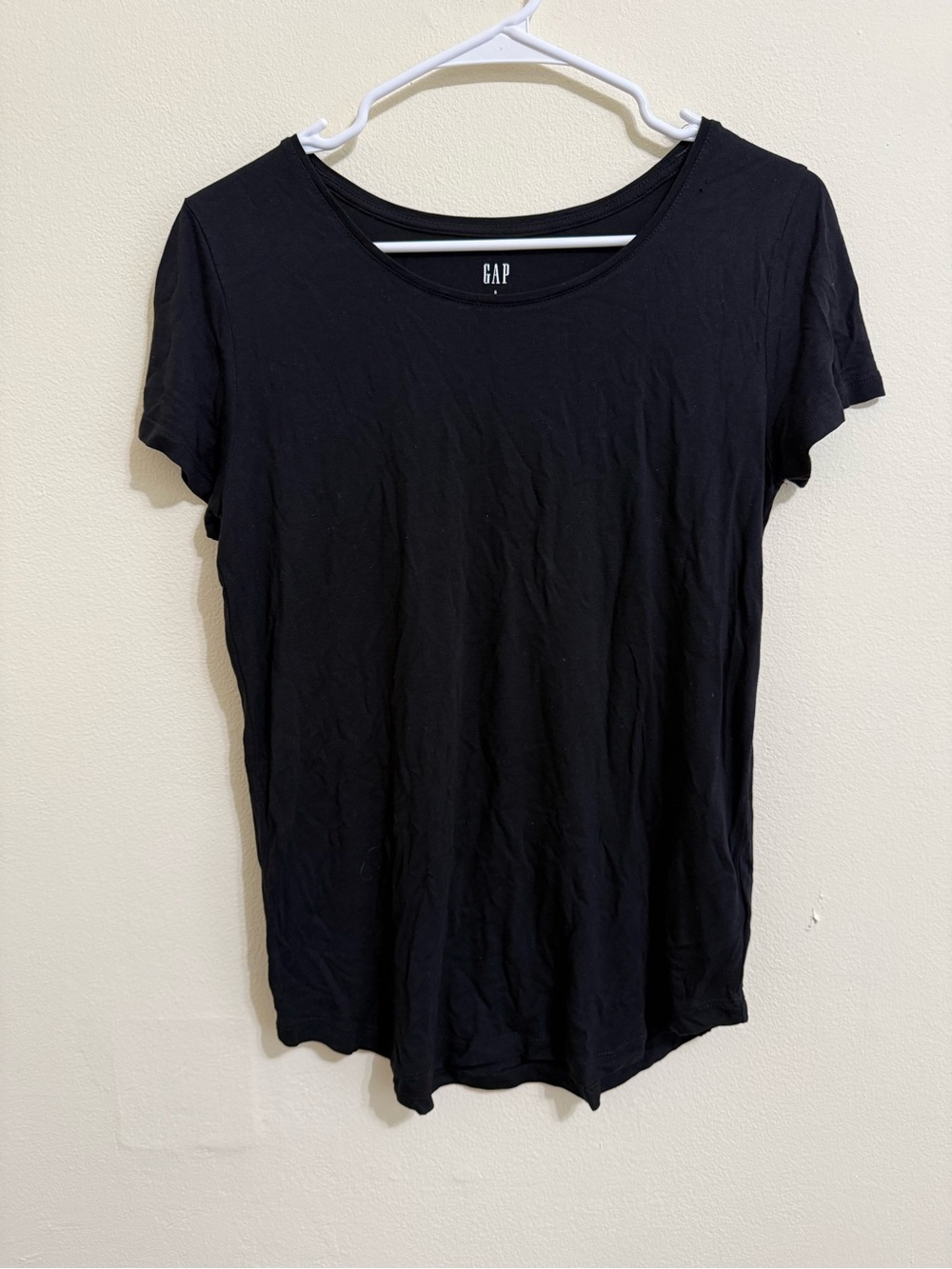 GAP Black Short Sleeve Scoop Neck Tee
